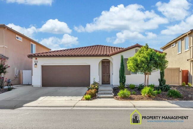 Primary Photo - Modern and Spacious 4-Bedroom Home for Rent!