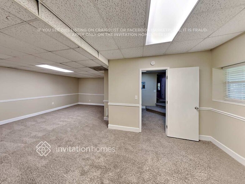 Building Photo - 264 Park Ave E