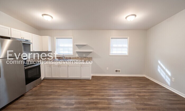 Building Photo - 3024 Pasadena Dr