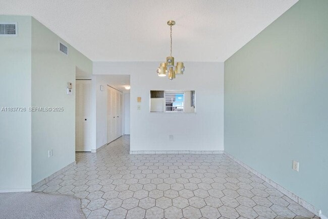 Building Photo - 2998 Sunrise Lakes Dr W