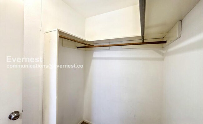 Building Photo - 20021 Cottonglade Ln