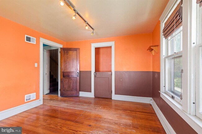 Building Photo - 151 S Grant St