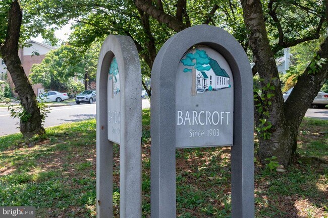 Building Photo - 989 S Buchanan St