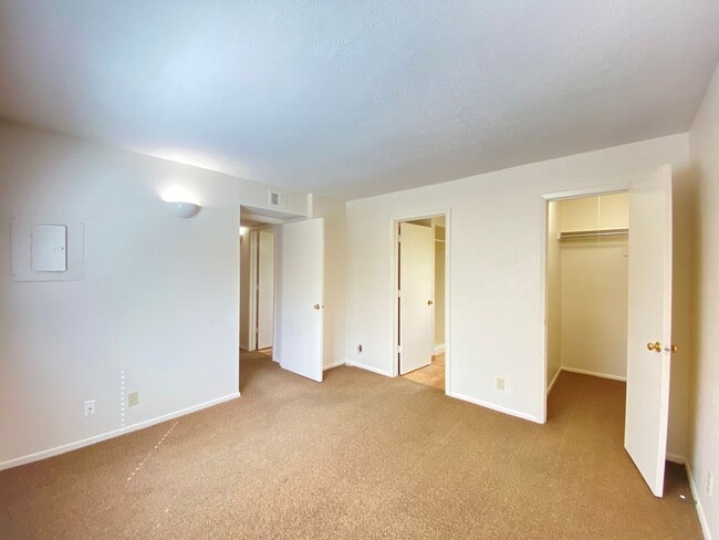 Building Photo - Beautiful Condo at The Reserve