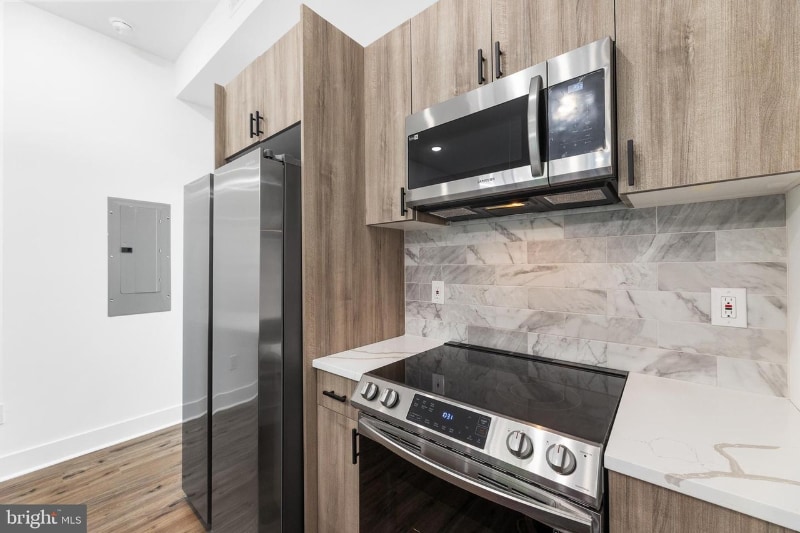 Building Photo - 6016 N Warnock St