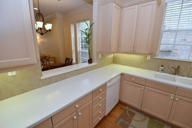 Building Photo - 6841 Staffordshire Blvd