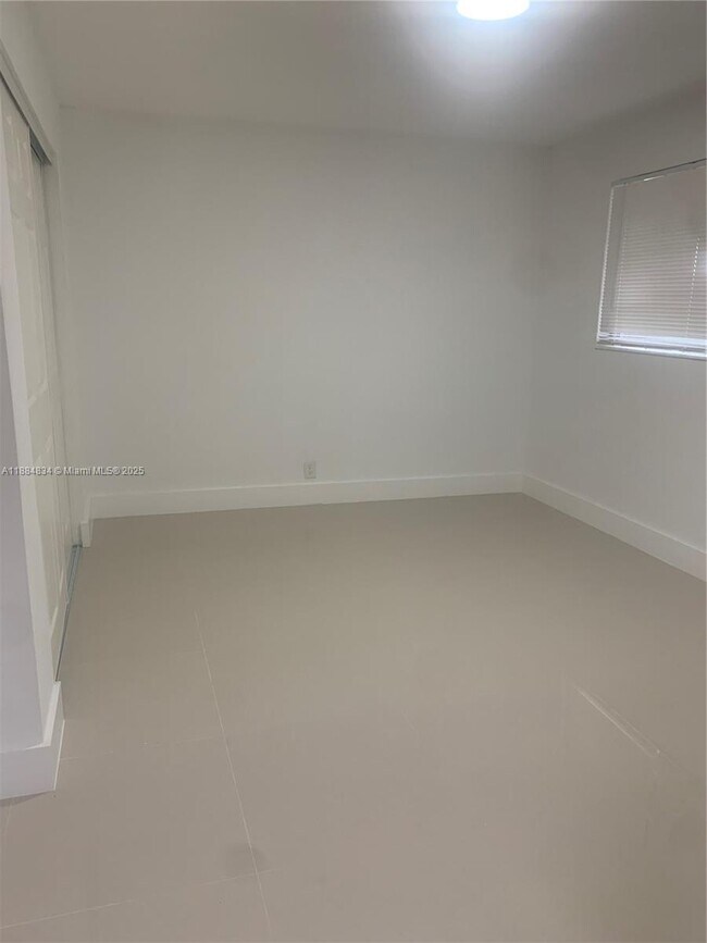 Building Photo - 2109 N 17th Ct