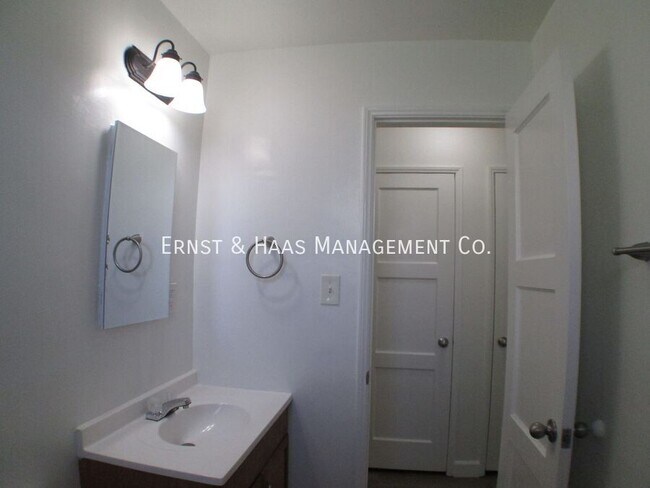 Building Photo - 4531 N Banner Dr