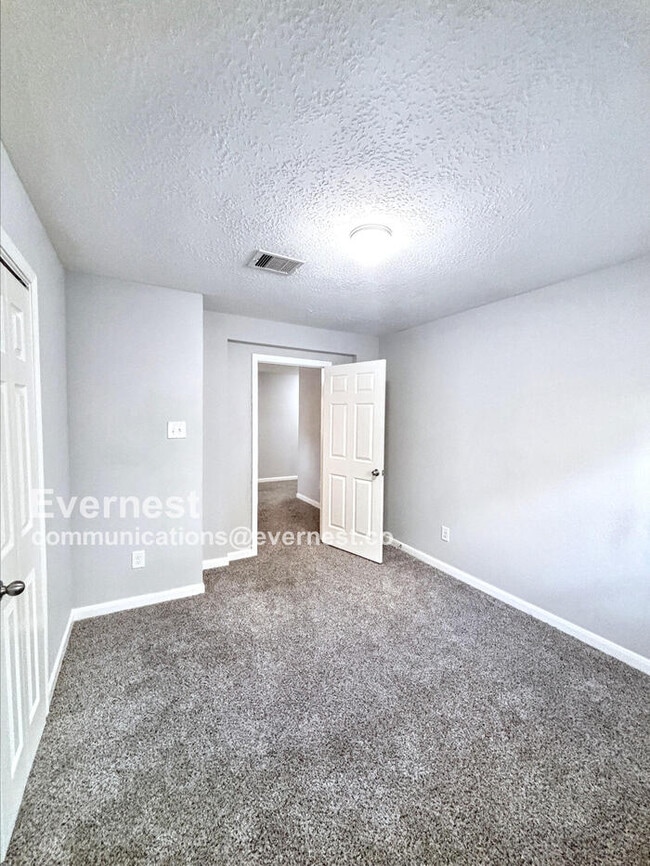 Building Photo - 10618 Kentington Oak Dr