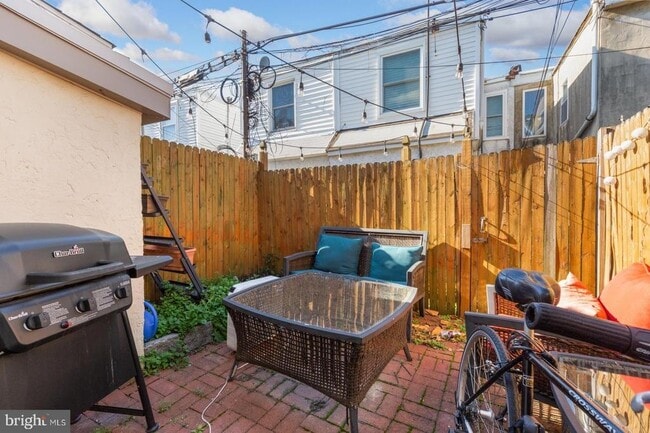 Building Photo - 824 N Judson St