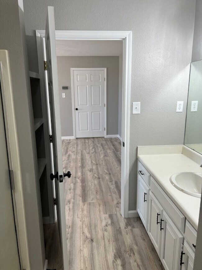 Building Photo - Recently remodeled 1/1 in the country. Horse stall available.