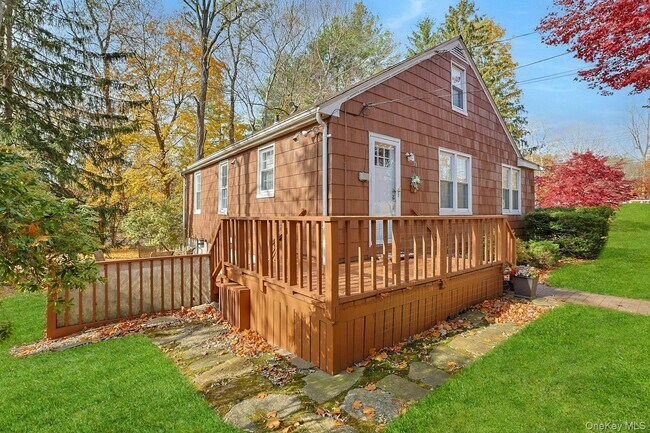 Building Photo - 71 Cox Ave