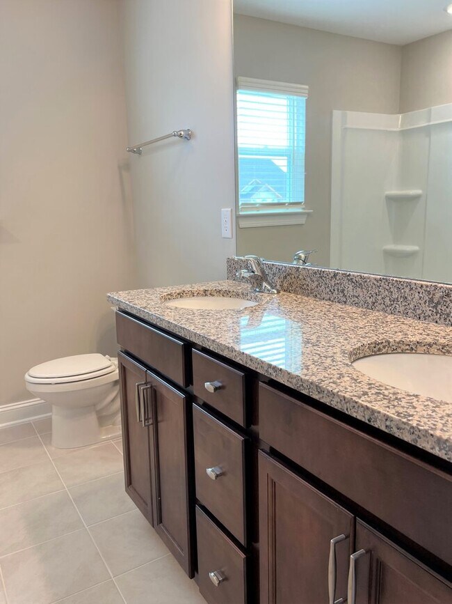 Building Photo - Coming Soon - Beautiful Home in Benson!