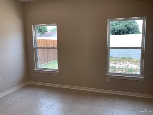 Building Photo - 27 Westway Ave