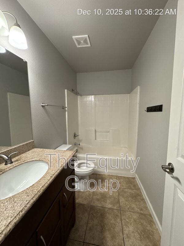 Building Photo - 819 S Pinkham St