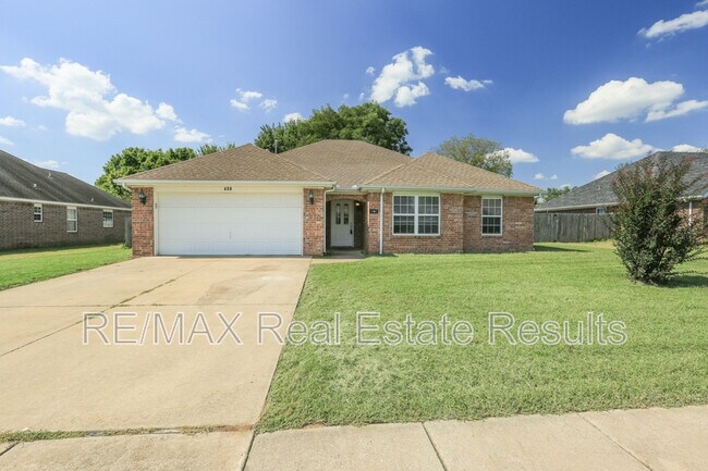 Primary Photo - 741 Harvest St