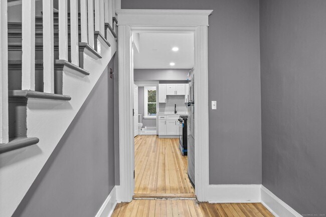 Building Photo - 1148 Hope St