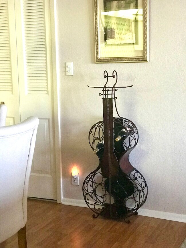 Building Photo - 255 Dolphin Point