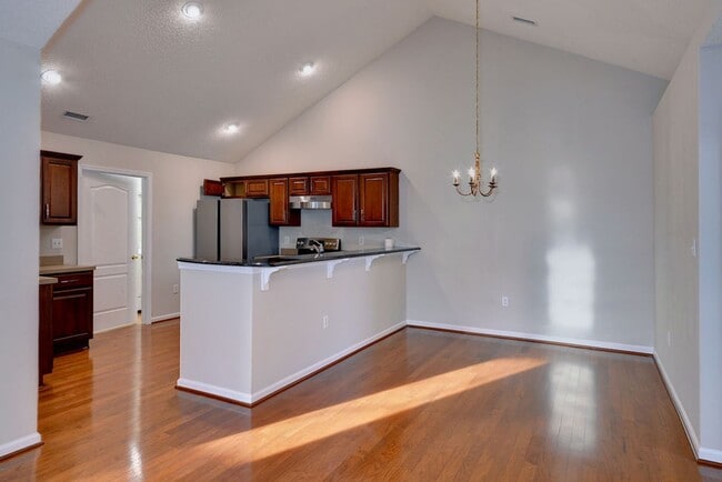 Building Photo - Easy Single Floor Living