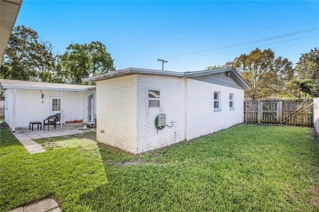 Building Photo - 3209 W Tyson Ave