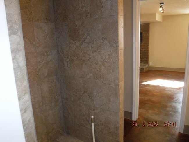 Building Photo - Studio Apartment