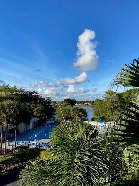 Building Photo - 1902 Bermuda Cir