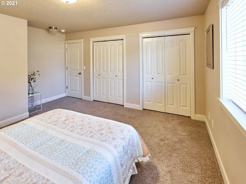 Building Photo - 5175 Kensington Ct NE