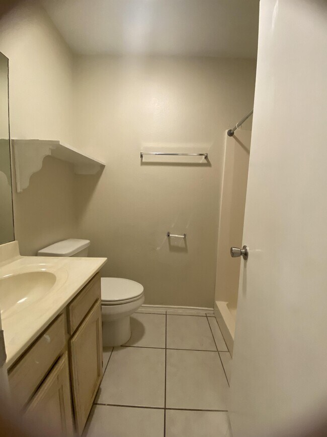 Building Photo - 2407 Moonlight Ln