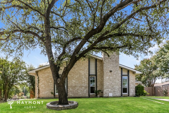 Building Photo - 737 Bluebonnet Dr