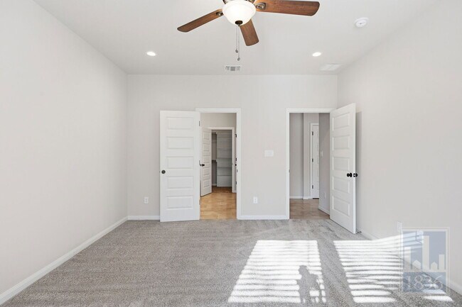 Building Photo - 14605 Running Deer Trail