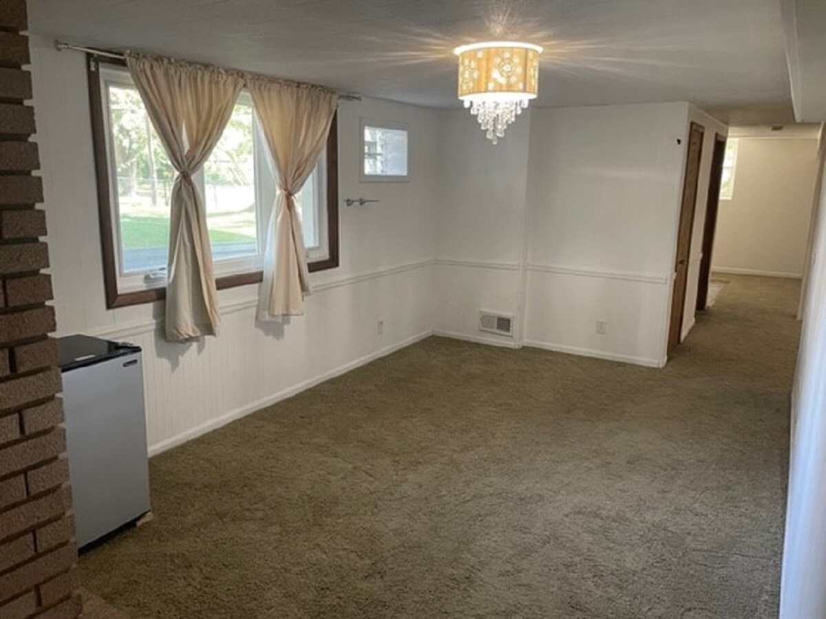 Building Photo - 401 Rhode Island Ave S