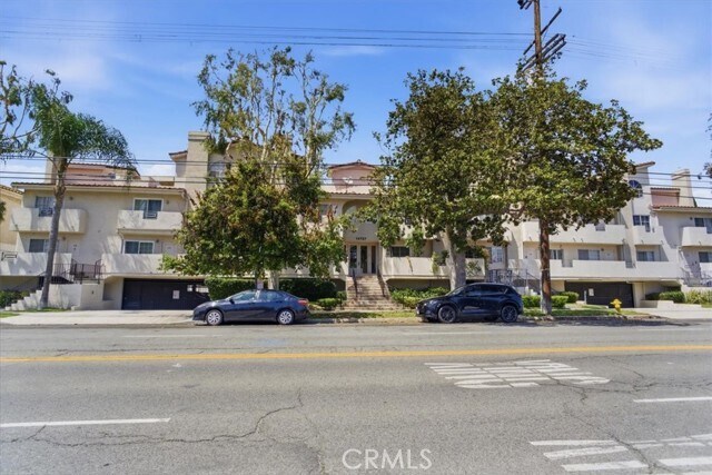 Building Photo - 14727 Magnolia Blvd