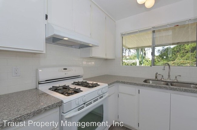 Building Photo - 2 br, 1 bath House - 1655 Peacock Blvd.