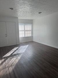 Building Photo - 3210 Brookside Dr NW