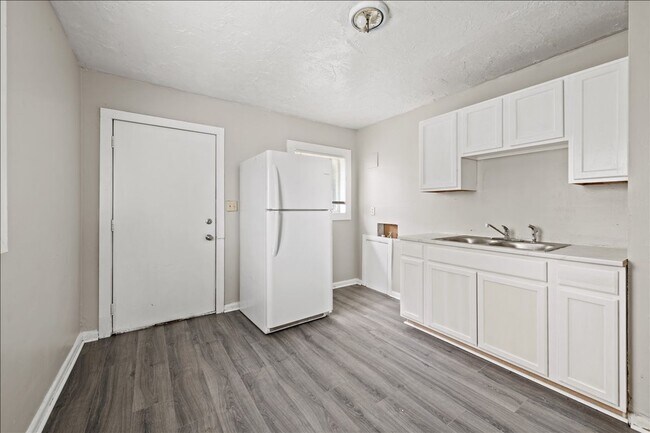 Building Photo - 1783-1783 Roosevelt Ave