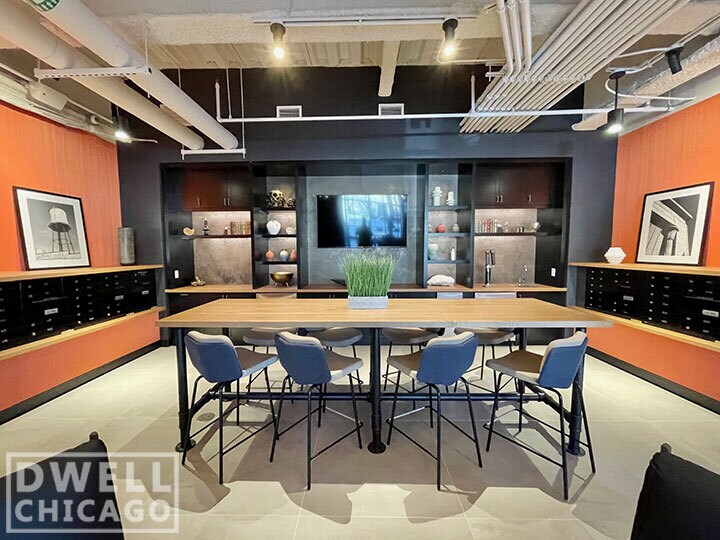 Building Photo - 911 W Dakin St