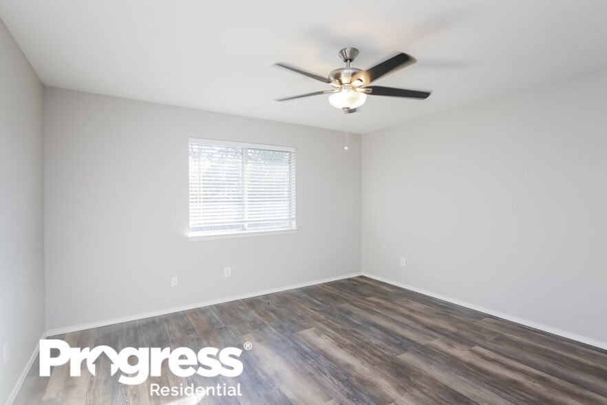 Building Photo - 308 Oak Meadow Ln