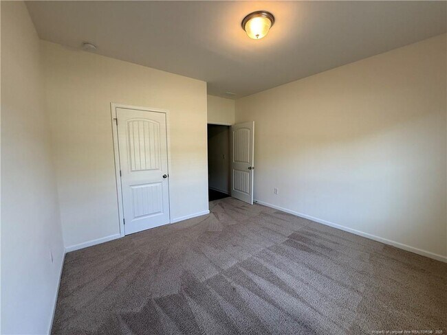Building Photo - 240 Planters Ln
