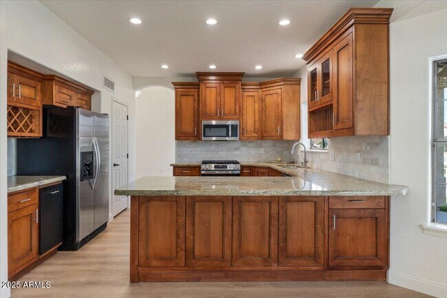 Building Photo - 1414 N Palmsprings Dr