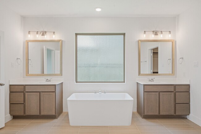 Building Photo - 832 Sarasota Shore Dr