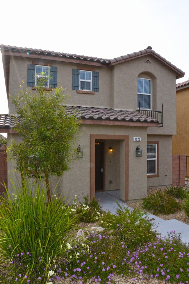 Building Photo - Impeccable Home in a Cul-de-Sac with Great Curb Appeal!