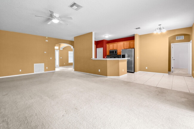 Building Photo - 6221 NW Hacienda Ln