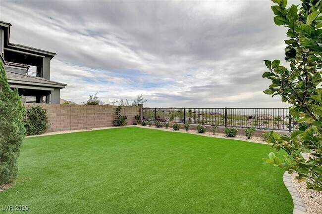 Building Photo - 318 Wind Poppy St