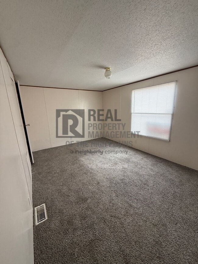 Building Photo - 8230 Upton Rd