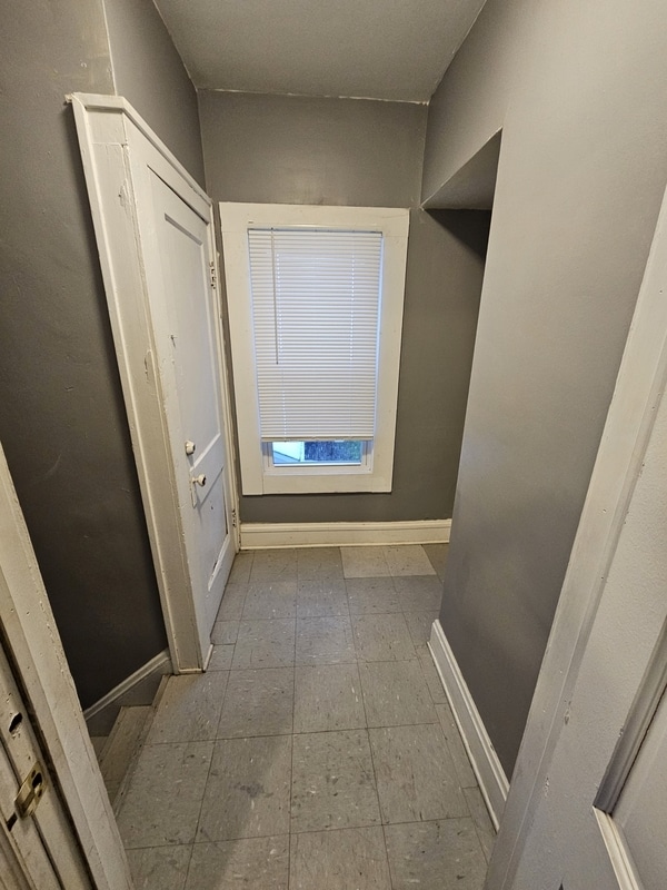 Building Photo - 4915 E 109th St