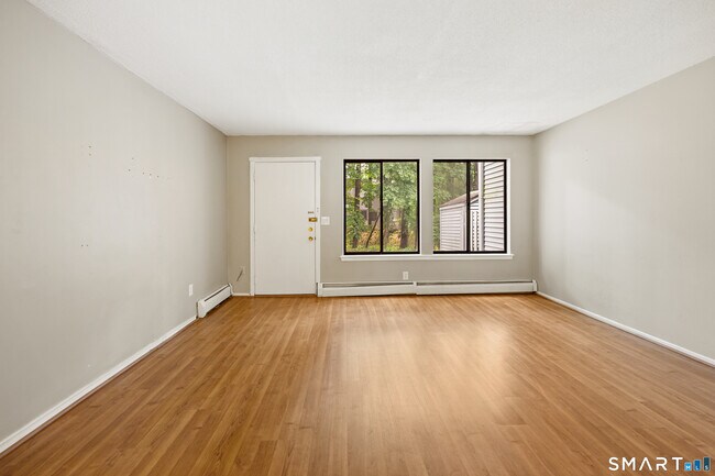 Building Photo - 5 Staunton Ct