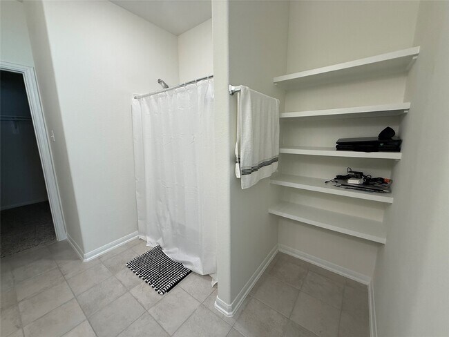 Building Photo - 527 Baobab Wy