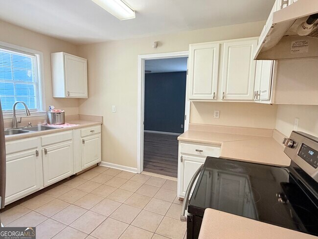 Building Photo - 2199 Tiger Flowers Dr NW