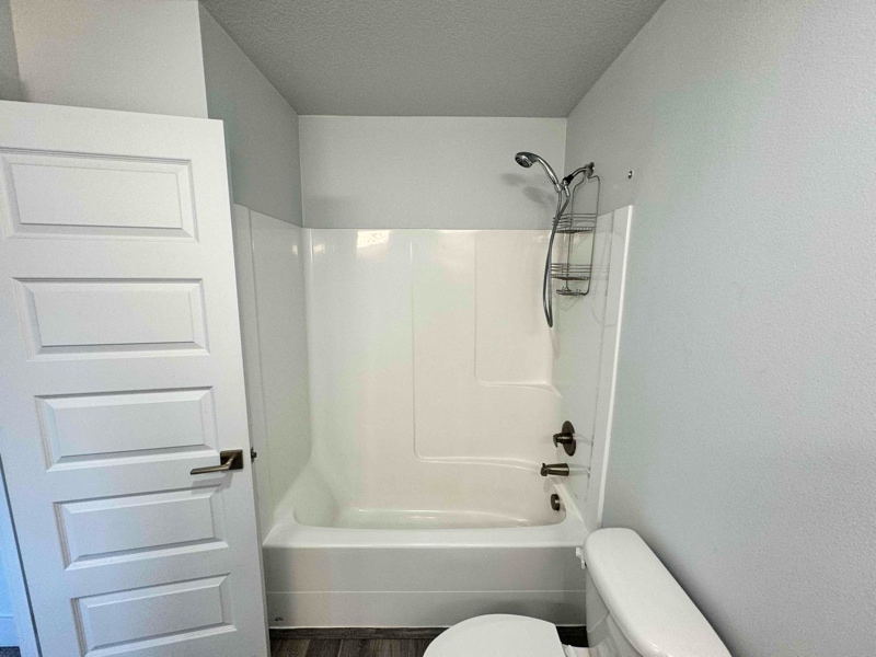 Building Photo - 302 Oak St