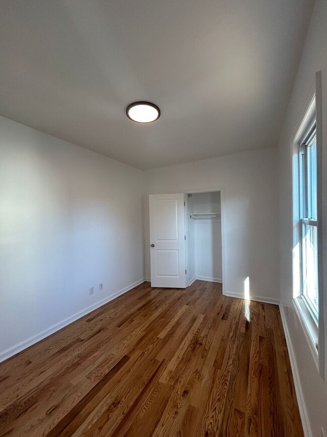 Building Photo - Amazing 2 bedroom with large bonus room for rent in Asbury Park!